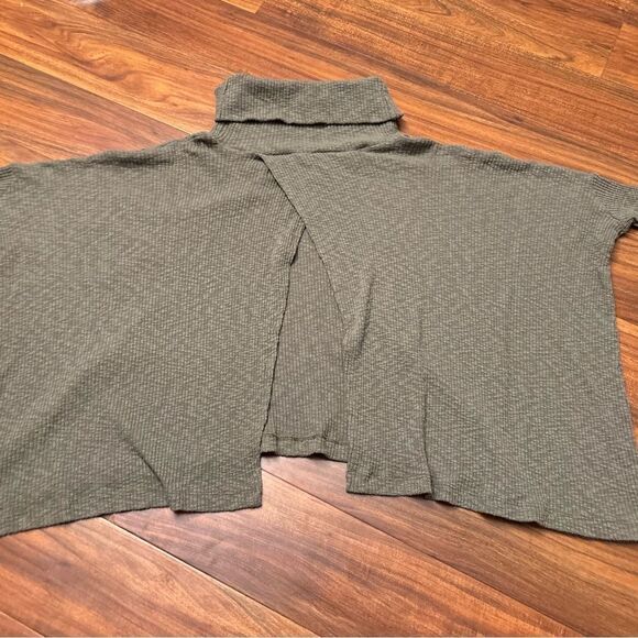 Free People Beach World Traveler Split Back Green Sweater - Picture 3 of 6